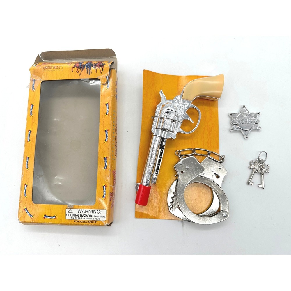 Polyfect Toys The Wild Ranger Western Playset Silver Pistol Handcuffs Badge NOS